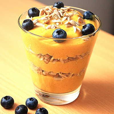 Mango zonnebloempitten dessert